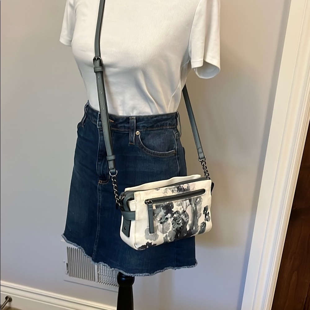 Simply Vera Vera Wang Monochrome Floral Crossbody Bag